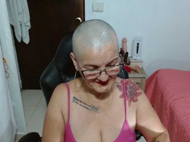 Live sex webcam photo for bety-cum2 #288017560