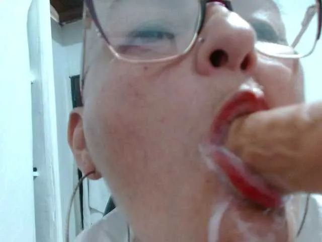 Live sex webcam photo for bety-cum2 #288017561