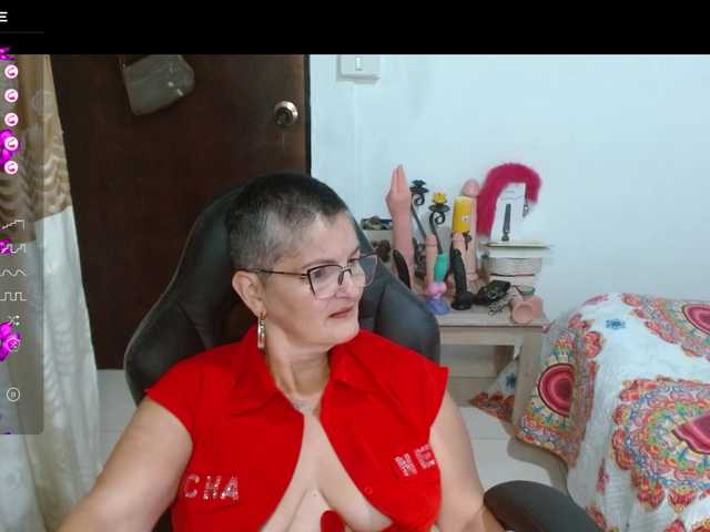 Live sex webcam photo for bety-cum2 #288017573