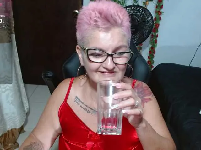 Live sex webcam photo for bety-cum2 #288017597