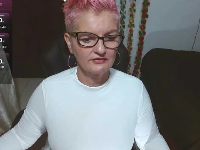 Live sex webcam photo for bety-cum2 #288017598