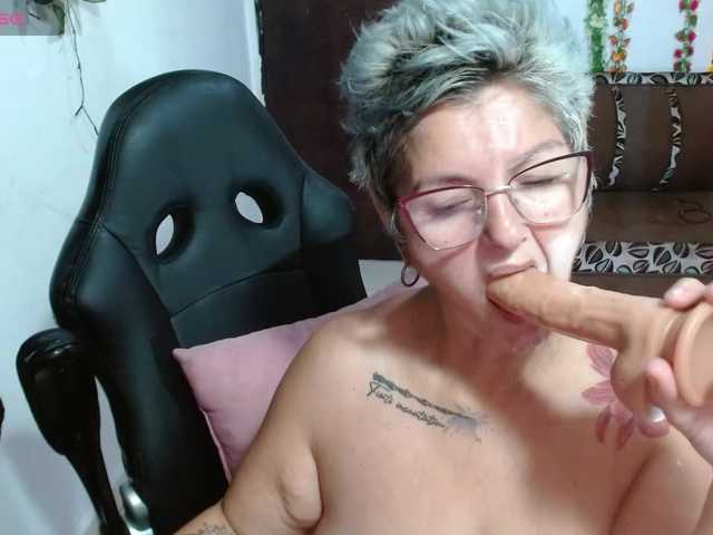 Live sex webcam photo for bety-cum2 #277926123