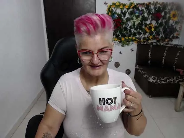 Live sex webcam photo for bety-cum2 #289331459