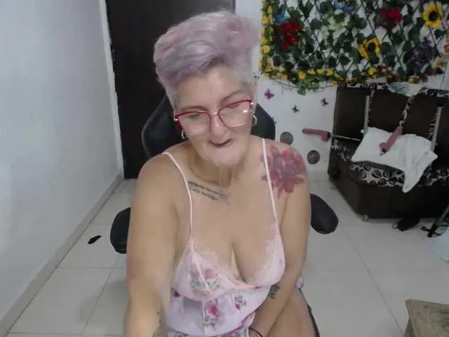 Live sex webcam photo for bety-cum2 #290006951