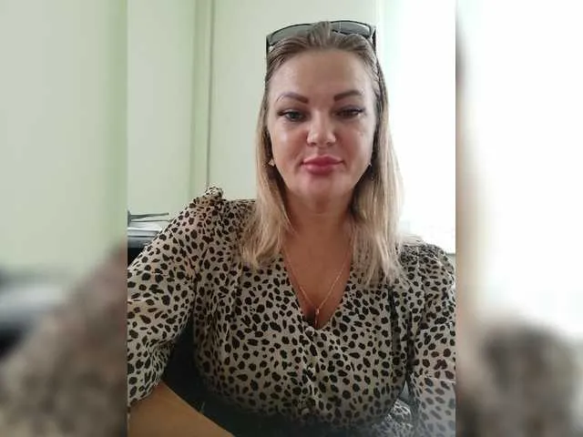 Live sex webcam photo for bey-ba26 #275604553