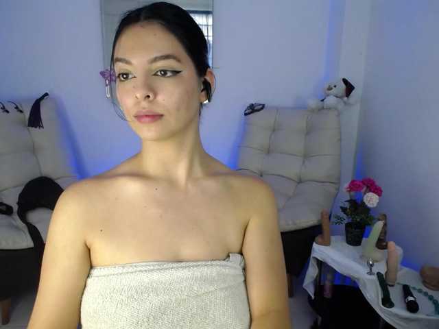 Live sex webcam photo for biancabertuse #288069777