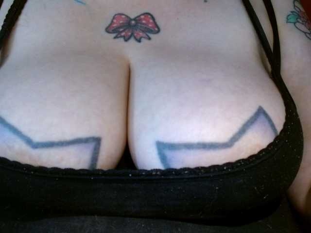 Live sex webcam photo for biankastar #291610449