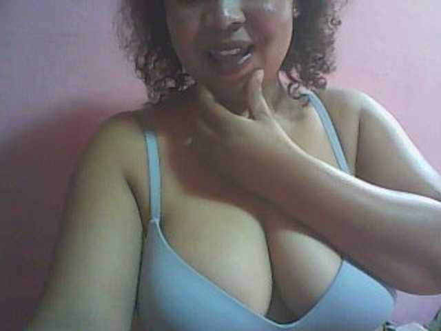 Live sex webcam photo for big-asssexy #290652406