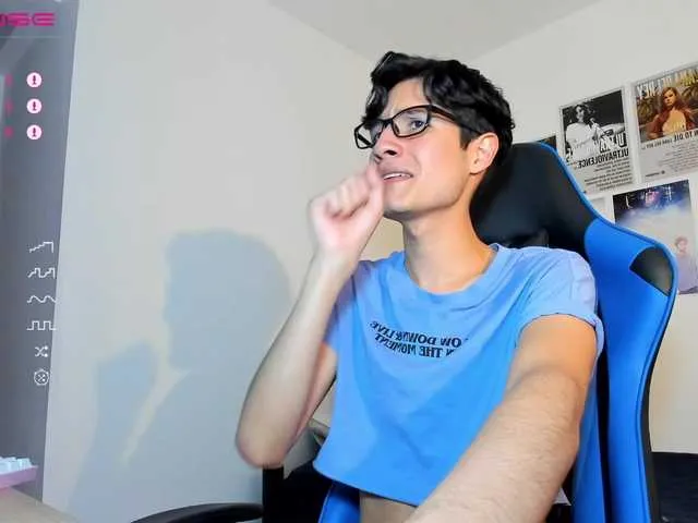 Live sex webcam photo for big-dick-danny #276016003