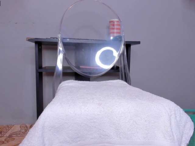 Live sex webcam photo for big-peach #273841497