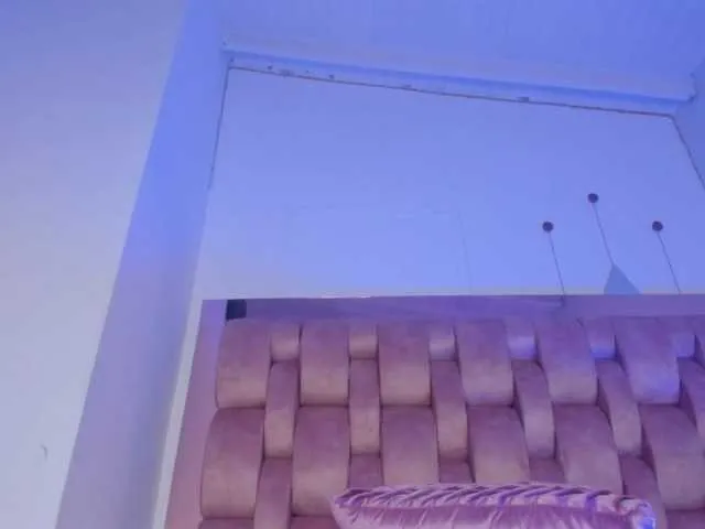 Live sex webcam photo for big-peach #290325615