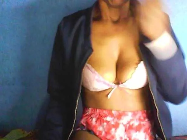 Live sex webcam photo for bigclitos2 #272506676