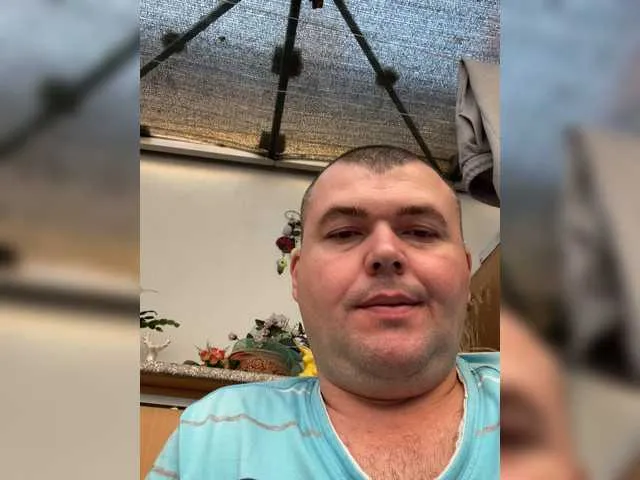 Live sex webcam photo for bigdickdino20 #275022907