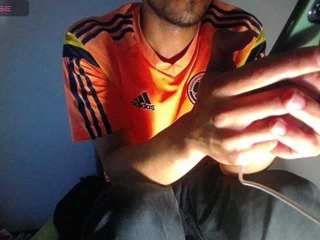 Live sex webcam photo for biglatin01 #277282366