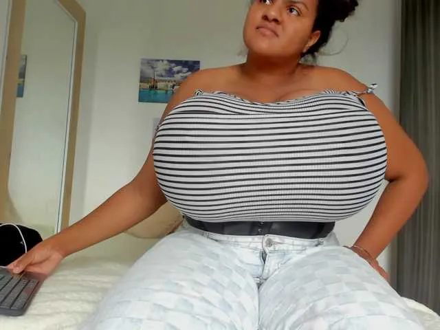 Live sex webcam photo for bigmom-22 #291597036