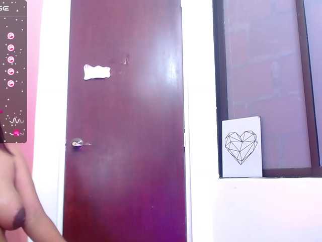 Live sex webcam photo for bignaughtymomy #276436187