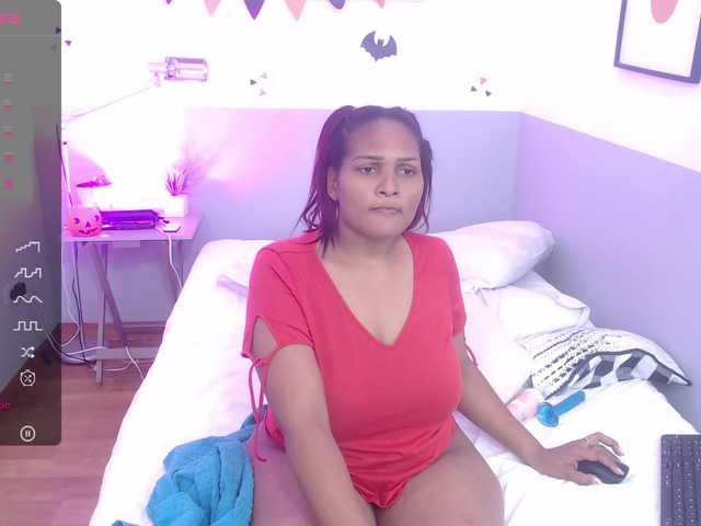 Live sex webcam photo for bignaughtymomy #276582171