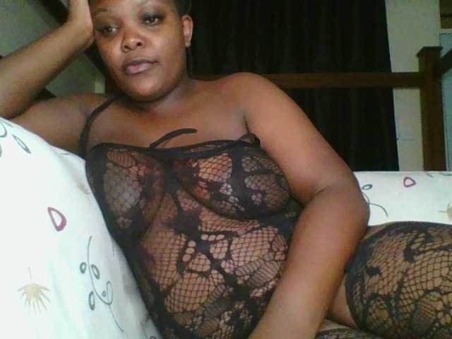 Live sex webcam photo for bigzonroe24 #278394510