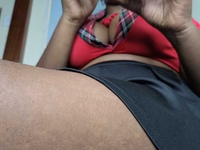 Live sex webcam photo for bigzonroe24 #291499866