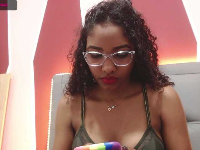 Live sex webcam photo for blaackmoon #271990226