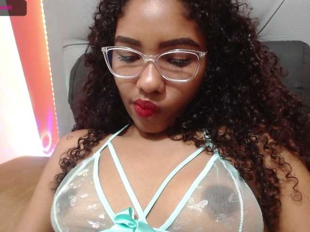 Live sex webcam photo for blaackmoon #272172069