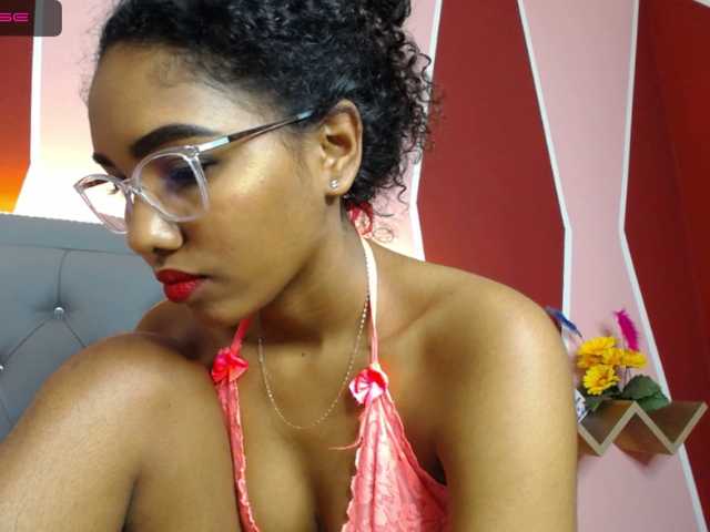 Live sex webcam photo for blaackmoon #272904397