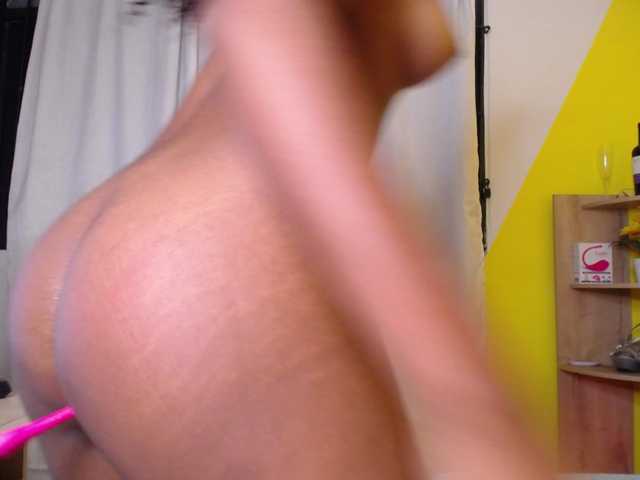 Live sex webcam photo for blaackmoon #273696281