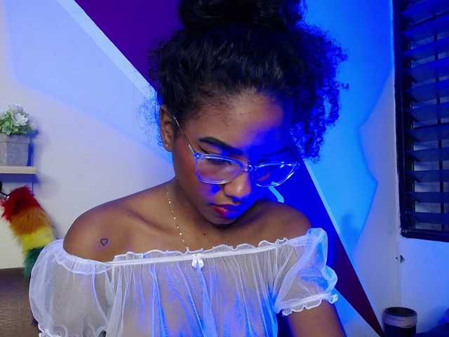 Live sex webcam photo for blaackmoon #274228365