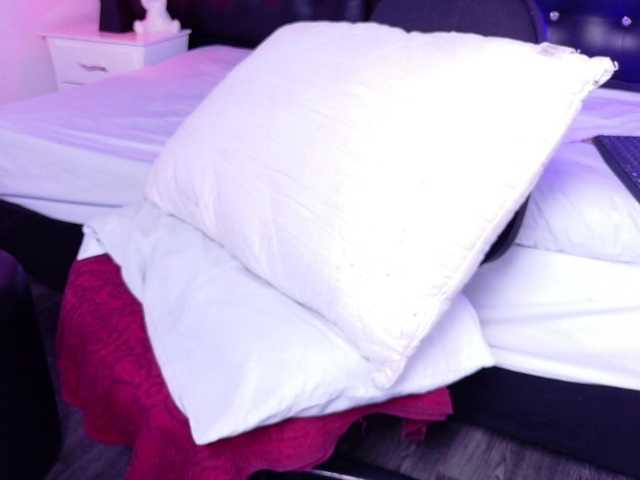 Live sex webcam photo for black-pussydoll #290722771