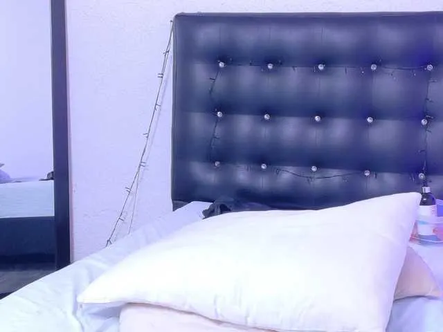 Live sex webcam photo for black-pussydoll #291356826