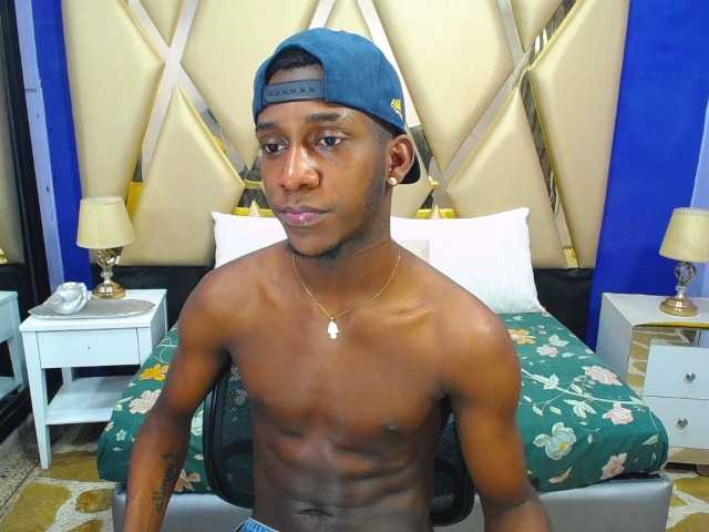 Live sex webcam photo for blackbigcock77 #277094614