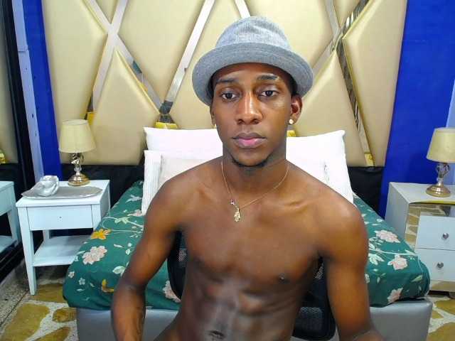 Live sex webcam photo for blackbigcock77 #277121601