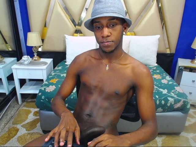 Live sex webcam photo for blackbigcock77 #277175825