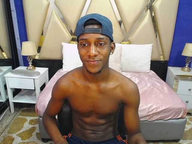 Live sex webcam photo for blackbigcock77 #277424924