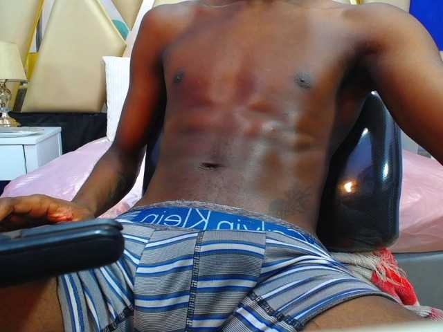 Live sex webcam photo for blackbigcock77 #277439059