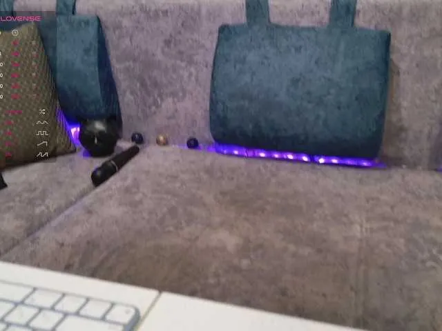 Live sex webcam photo for blackcat142 #291700959