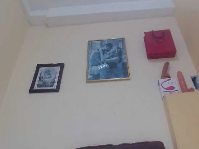 Live sex webcam photo for blackhornyhot #274488468