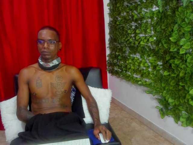 Live sex webcam photo for blacklatinbig23 #275853791