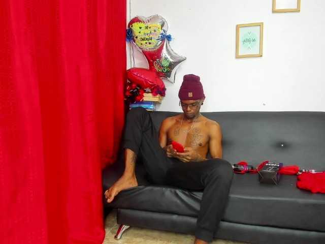 Live sex webcam photo for blacklatinbig23 #276011711