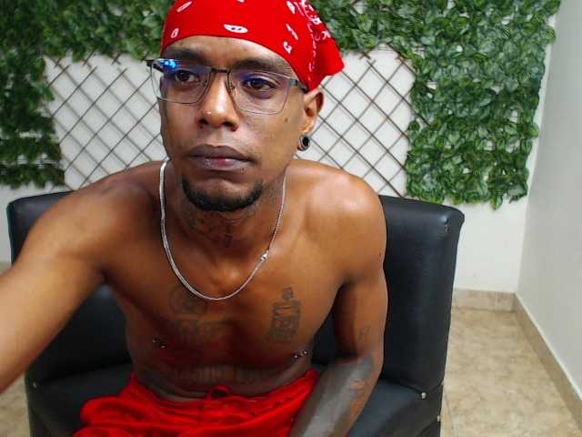 Live sex webcam photo for blacklatinbig23 #276059292