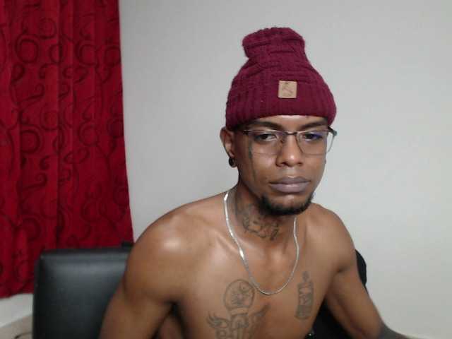 Live sex webcam photo for blacklatinbig23 #276149246