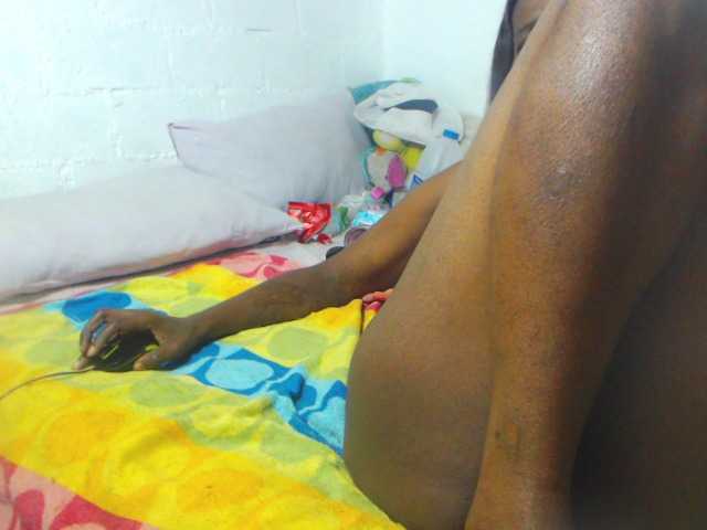 Live sex webcam photo for blackpearl51 #273085771