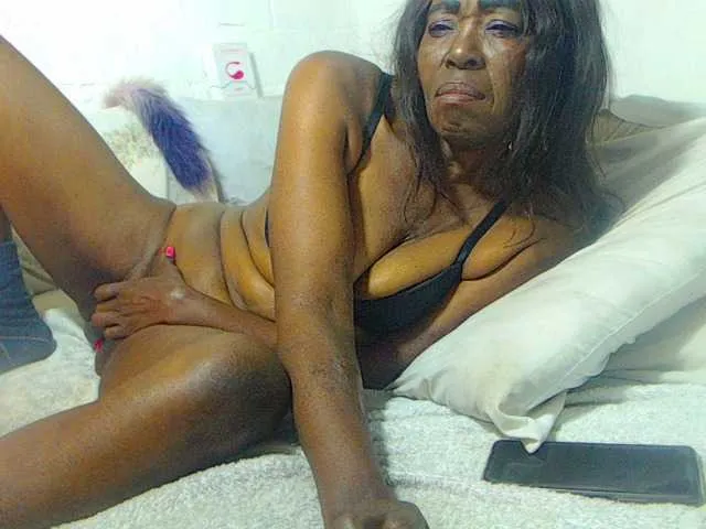 Live sex webcam photo for blackpearl51 #273936037