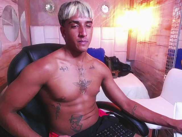 Live sex webcam photo for blake-jackson #276359401