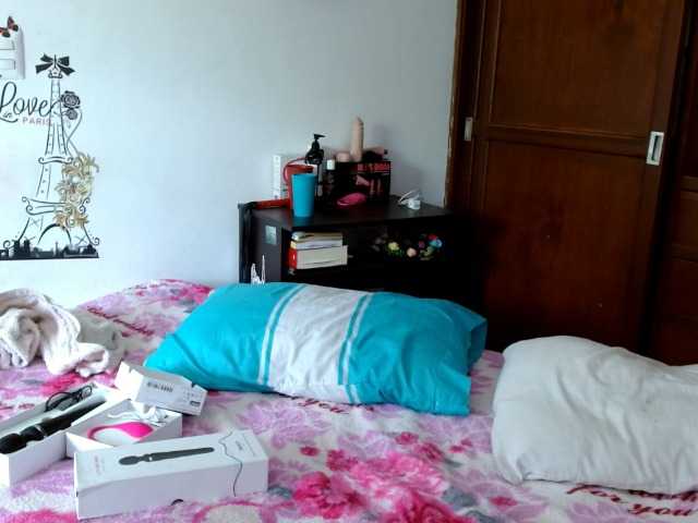 Live sex webcam photo for blessedperverse #276320421