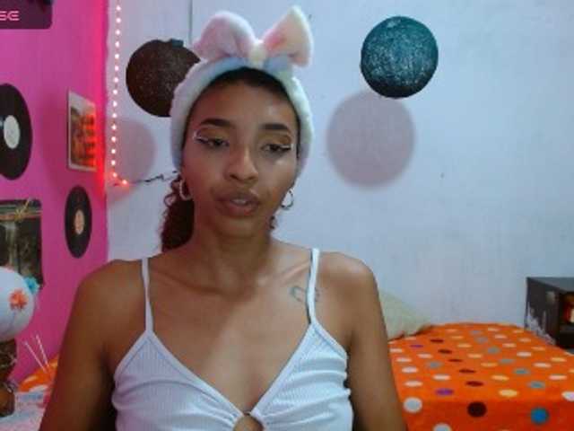 Live sex webcam photo for blessedperverse #277922340