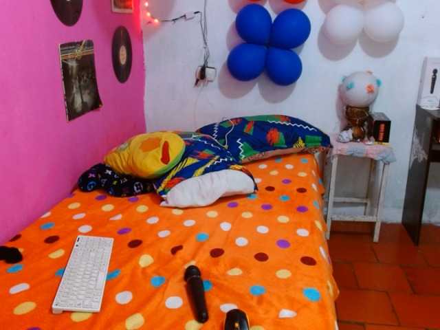 Live sex webcam photo for blessedperverse #278285460