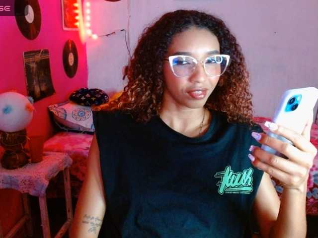 Live sex webcam photo for blessedperverse #285285107