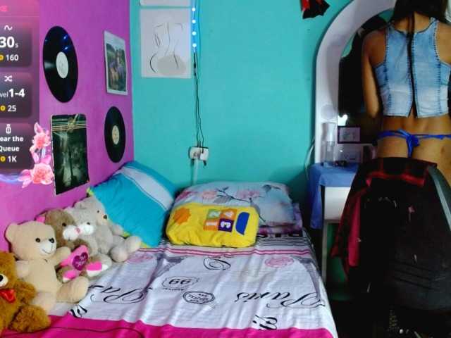 Live sex webcam photo for blessedperverse #292310677