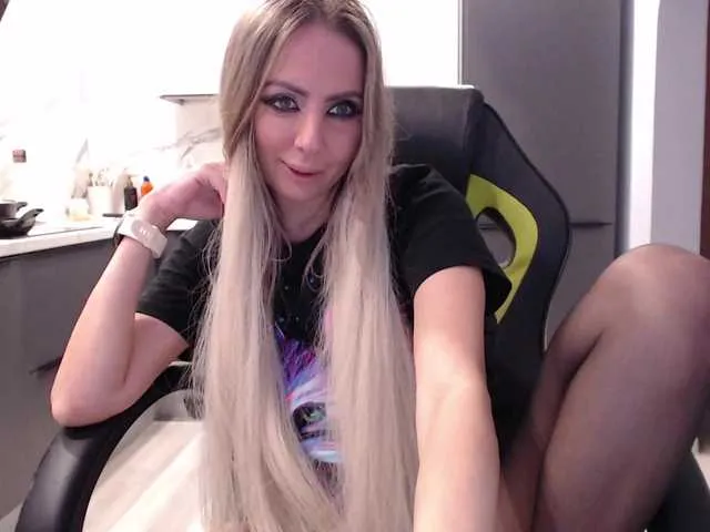 Live sex webcam photo for blondalina #292333040